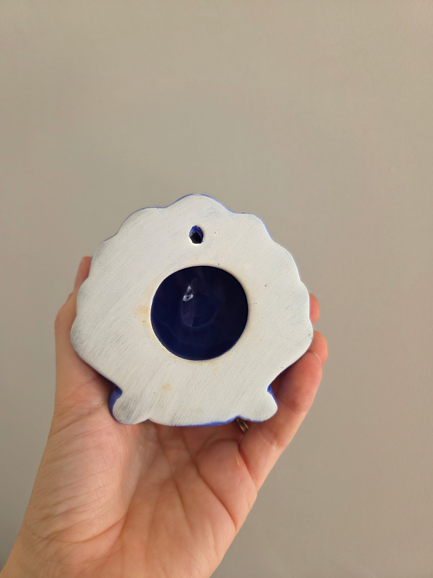 Vintage Blue Wall Shell