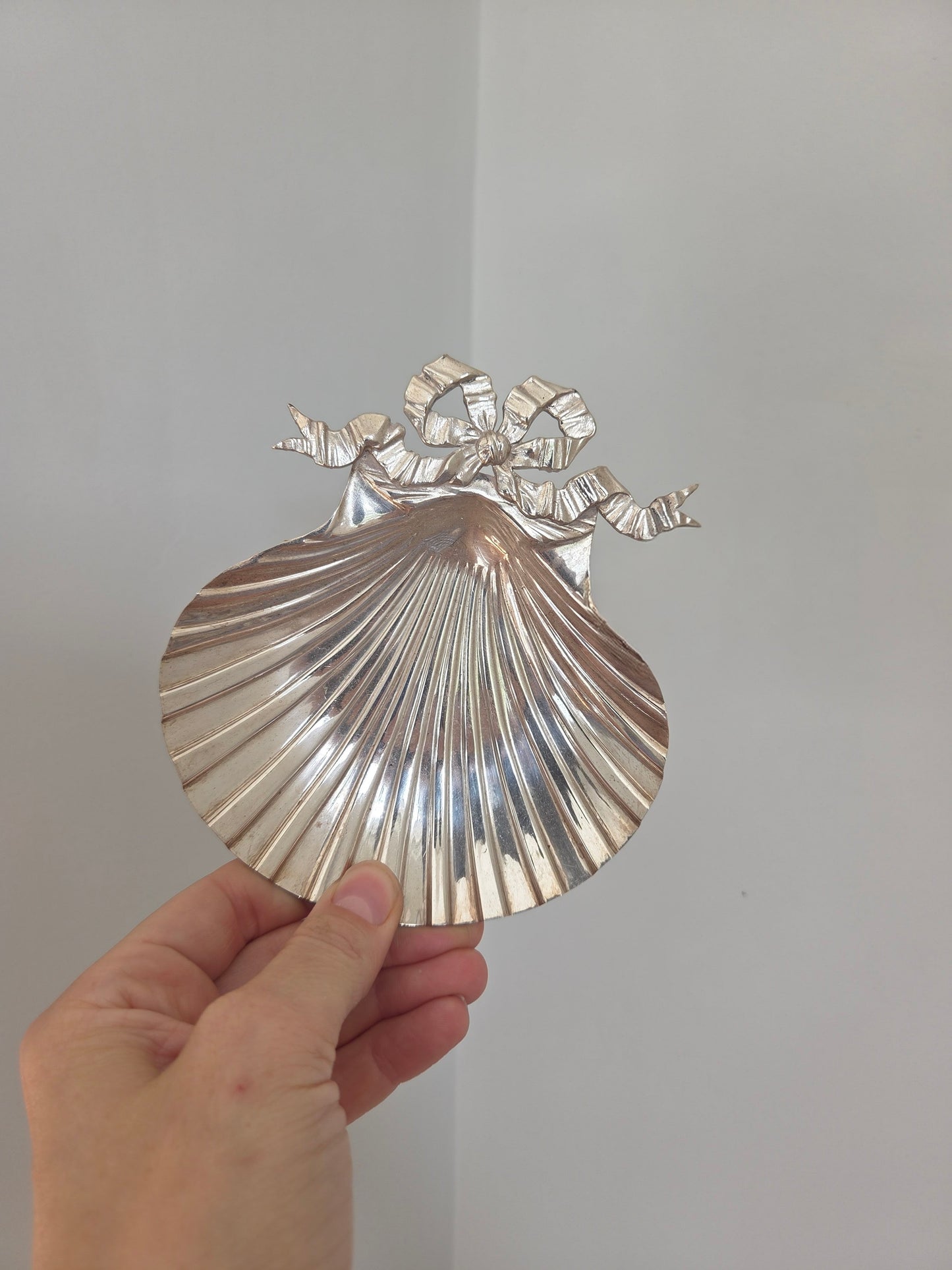 Vintage Shell and Bow Trinket Dish