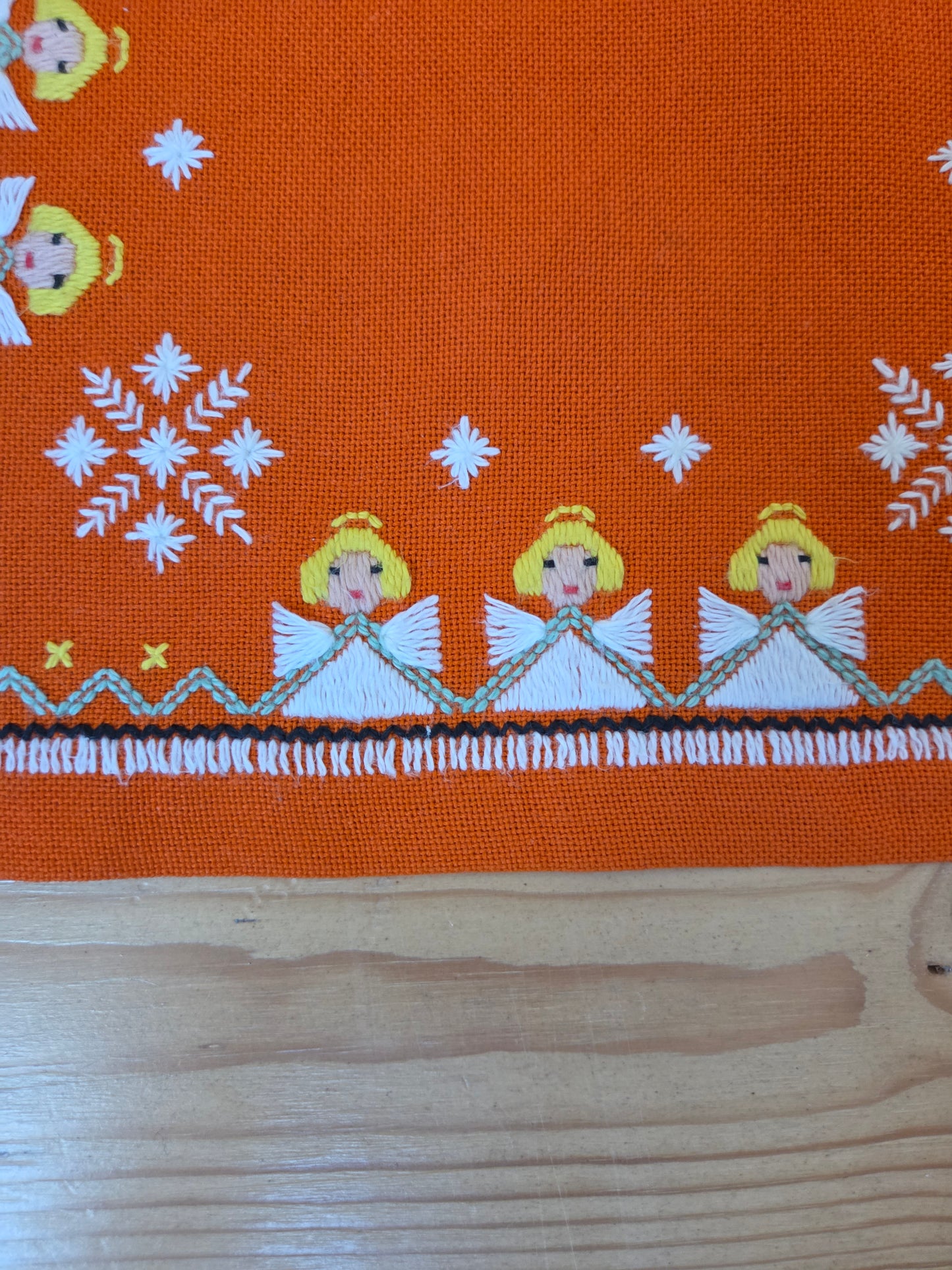 Swedish Bread Basket Liner - Orange Angels