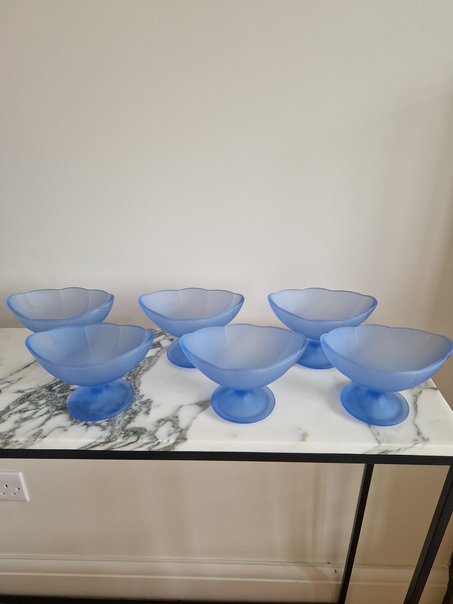 A Set Of 6 Art Deco Scallop Dessert Dishes