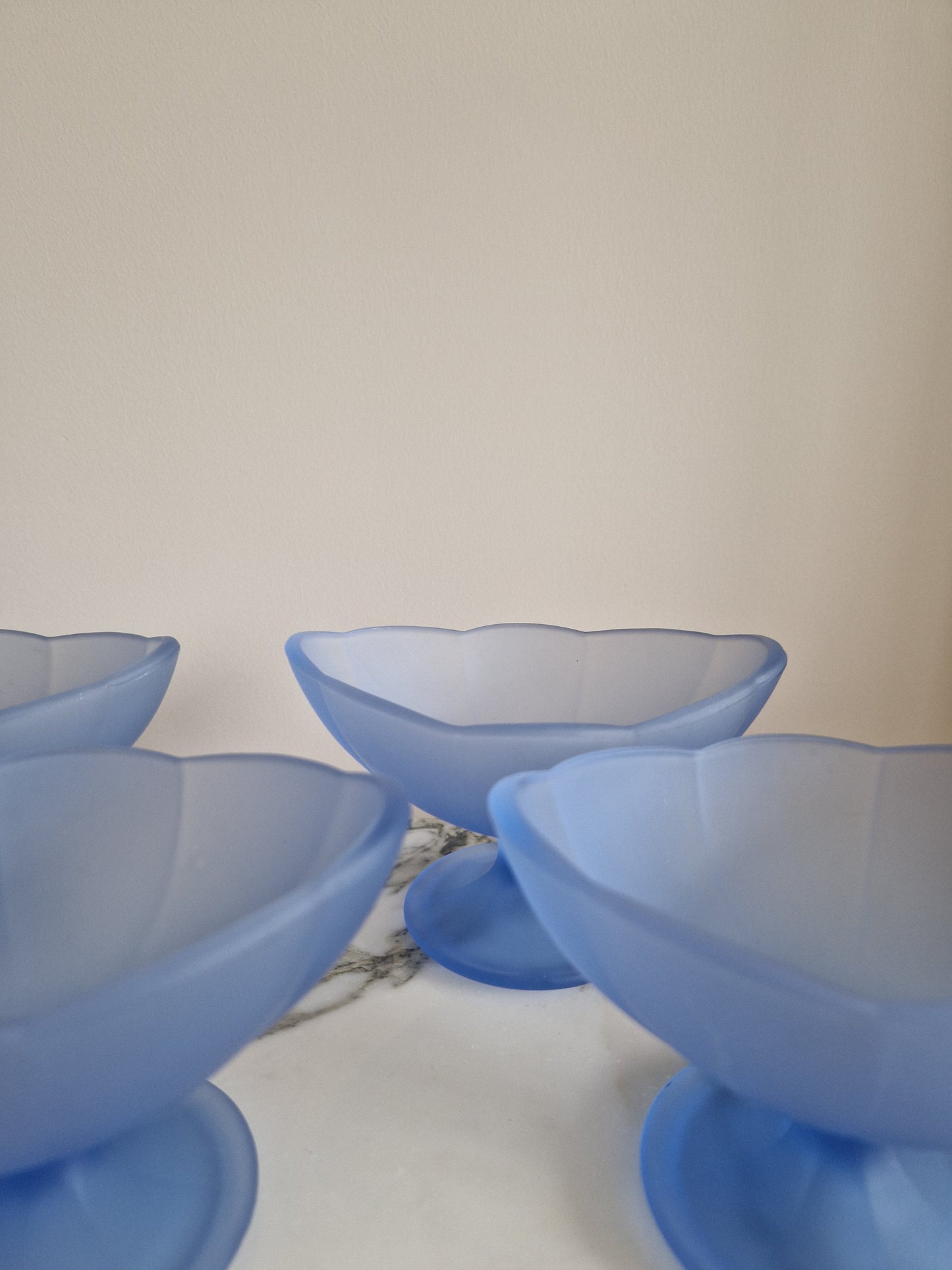 A Set Of 6 Art Deco Scallop Dessert Dishes
