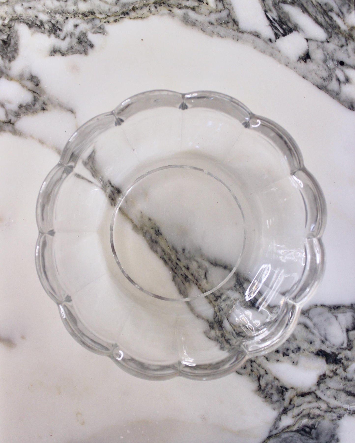 Small Round Scallop Glass Dish
