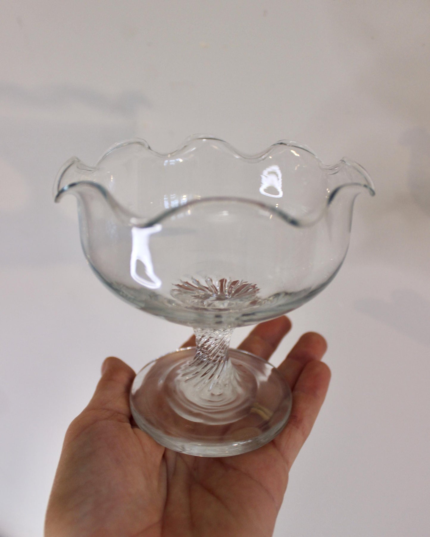 Set of 4 Vintage Dessert Bowls - Frill Edge Glass Stemmed Sundae Bowls - Scallop Detail