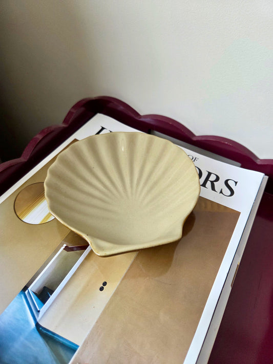 Stoneware Shell Dish