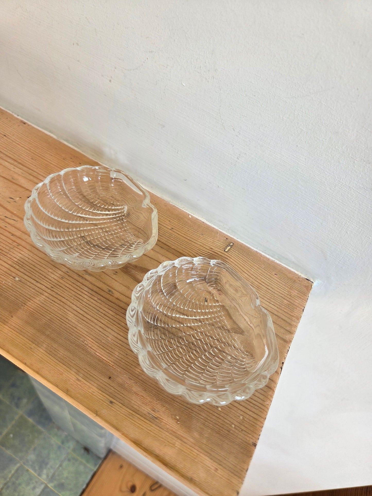 Glass Clam Shaped Lidded Pot