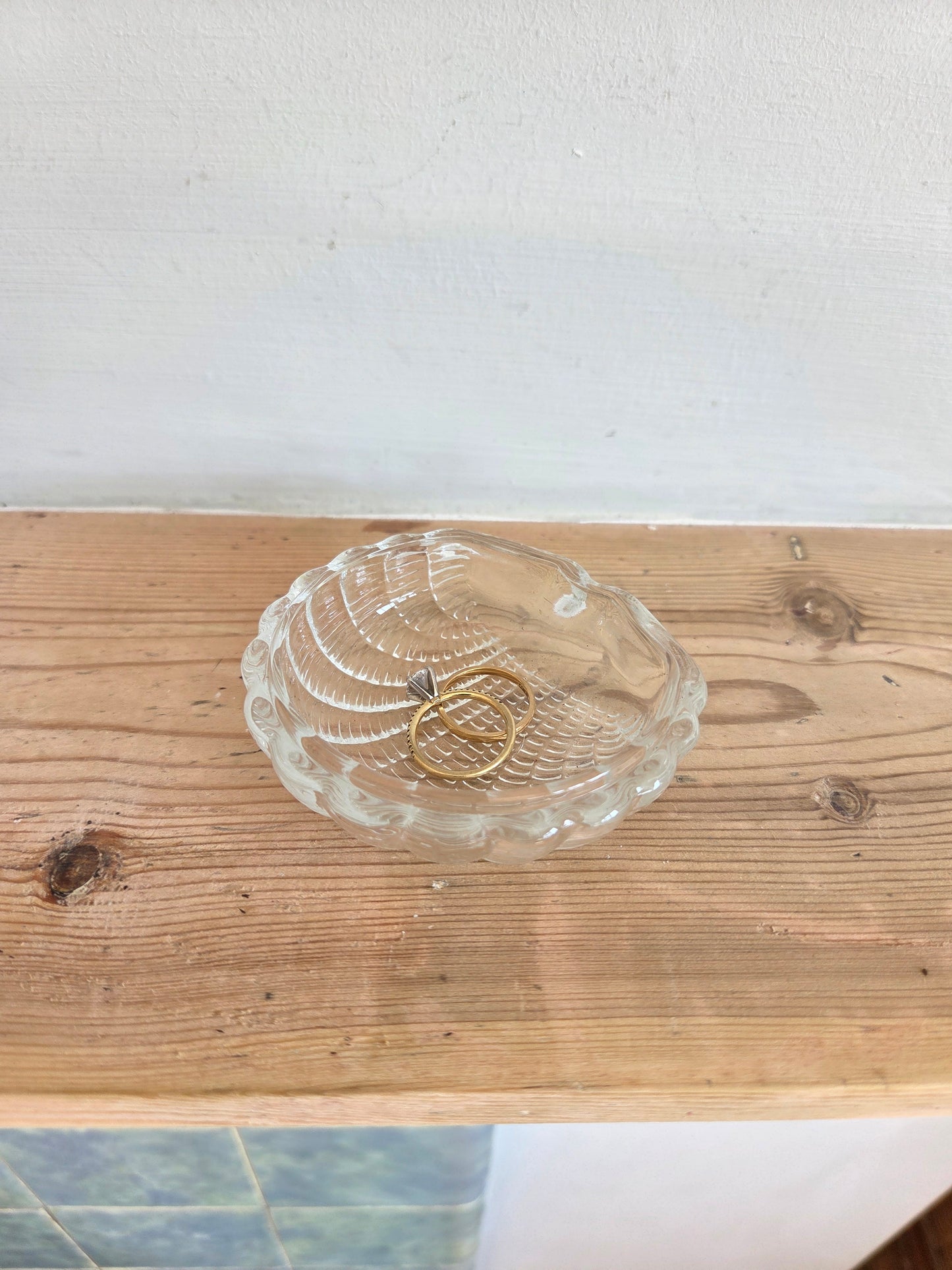 Glass Clam Shaped Lidded Pot