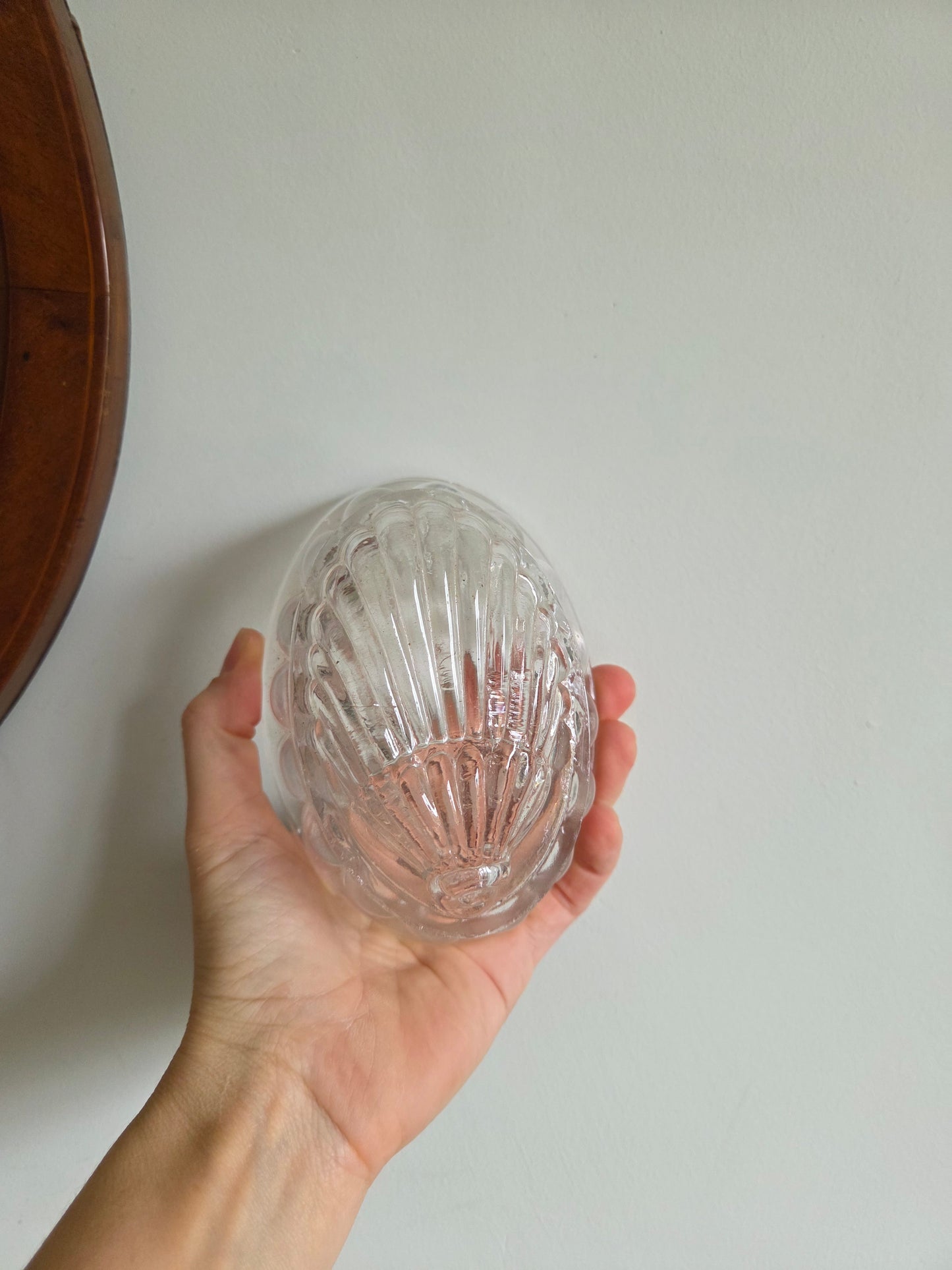 Glass shell jelly mould