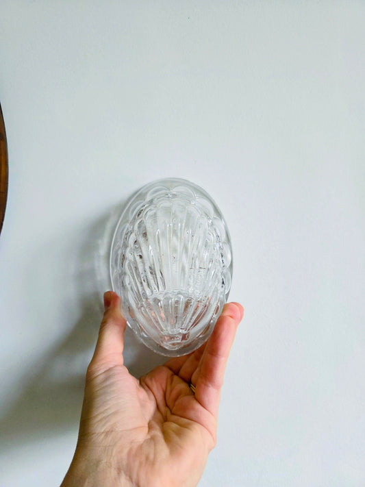 Glass shell jelly mould