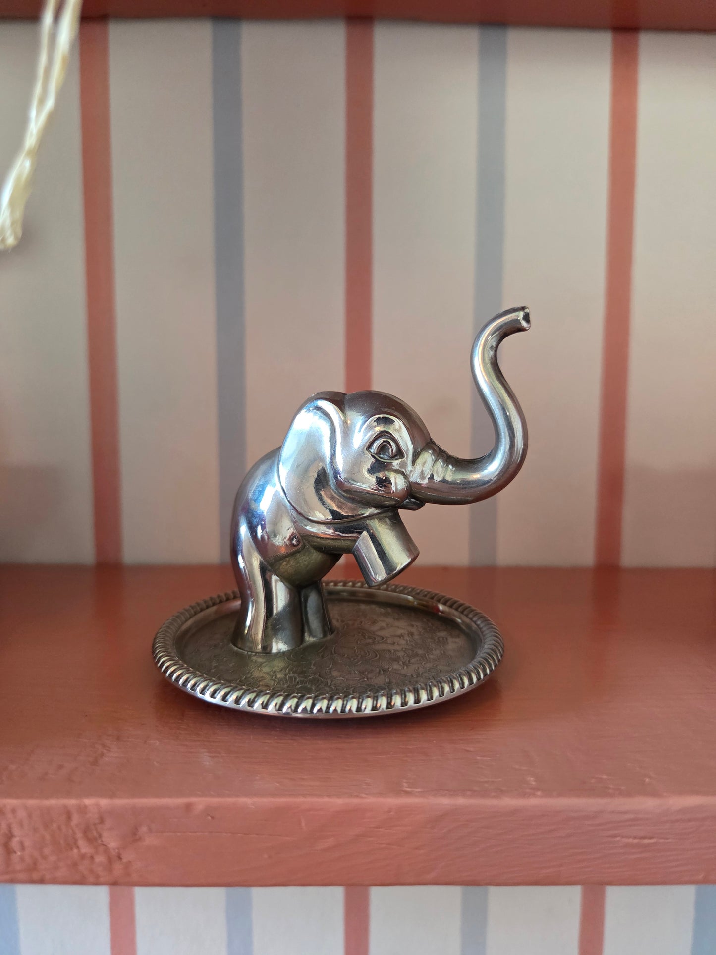 Elephant Ring Holder