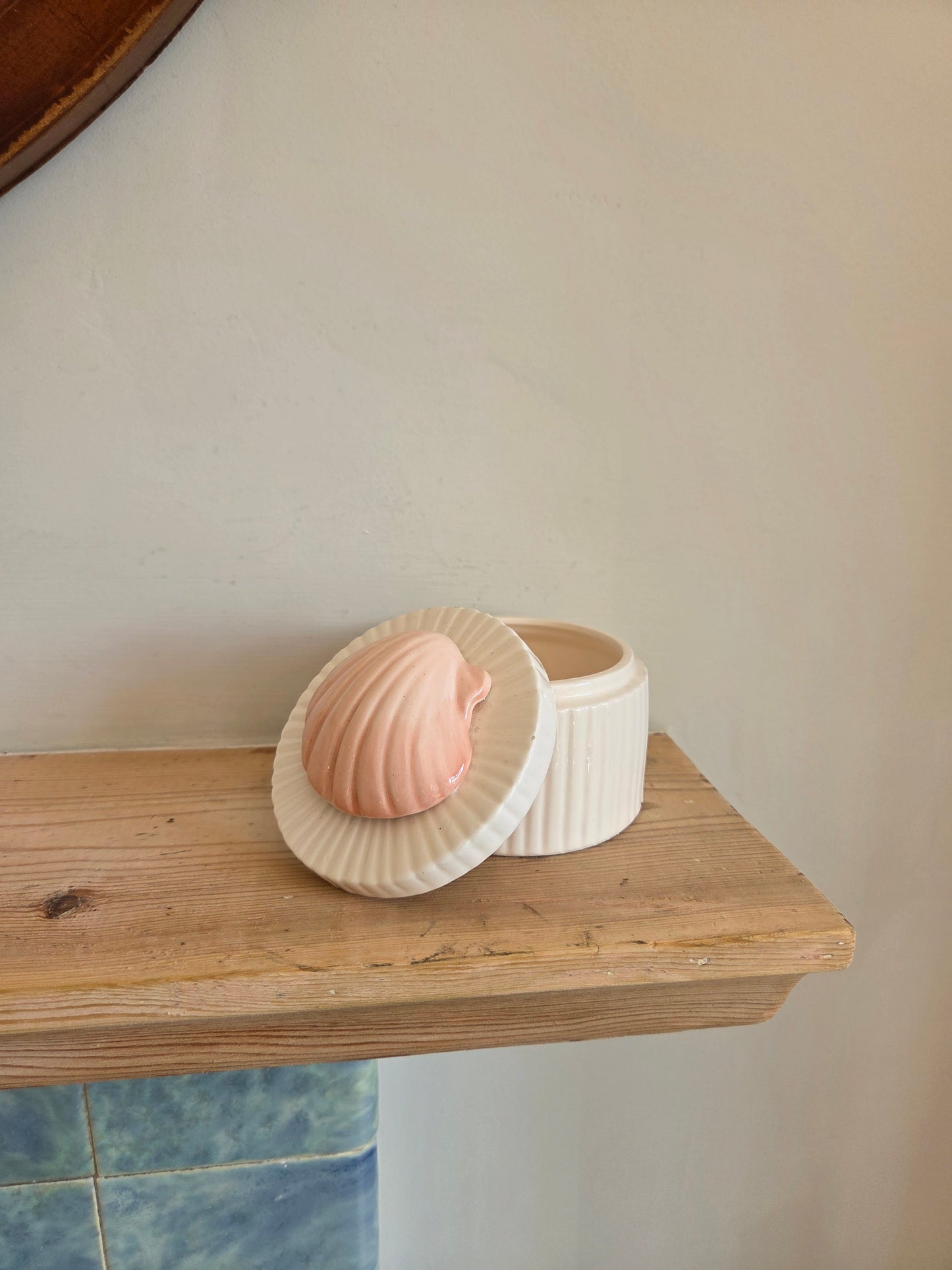 Fitz and Floyd Scallop Shell Pot