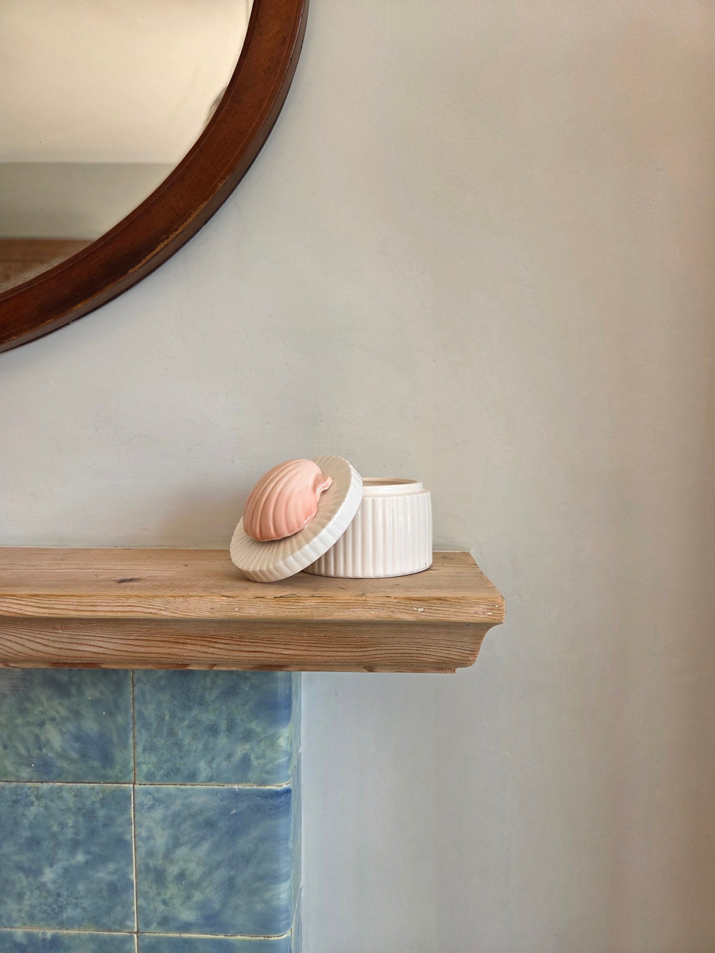 Fitz and Floyd Scallop Shell Pot