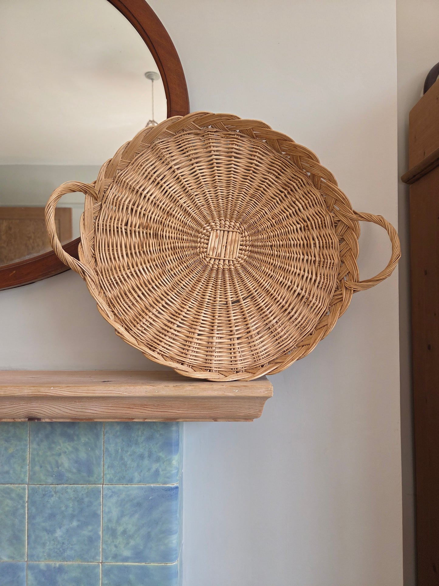 Vintage Flat Wicker Basket (1/2)