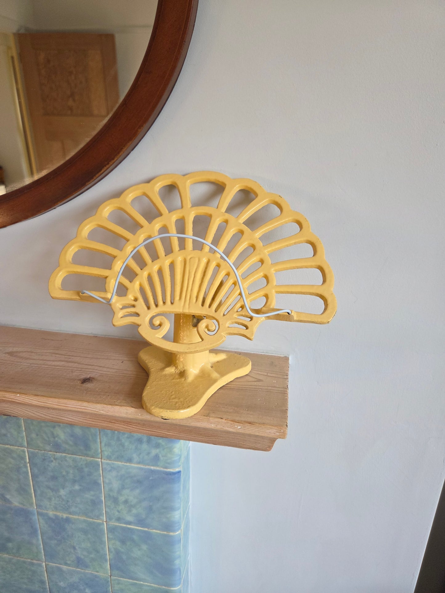 Vintage Yellow Shell Cookbook Stand