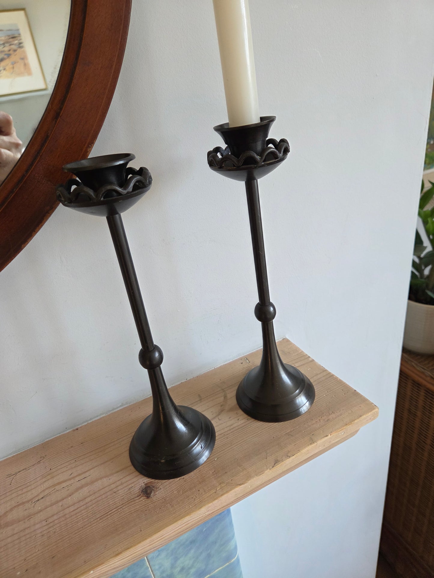 Black Scallop Detail Candlesticks