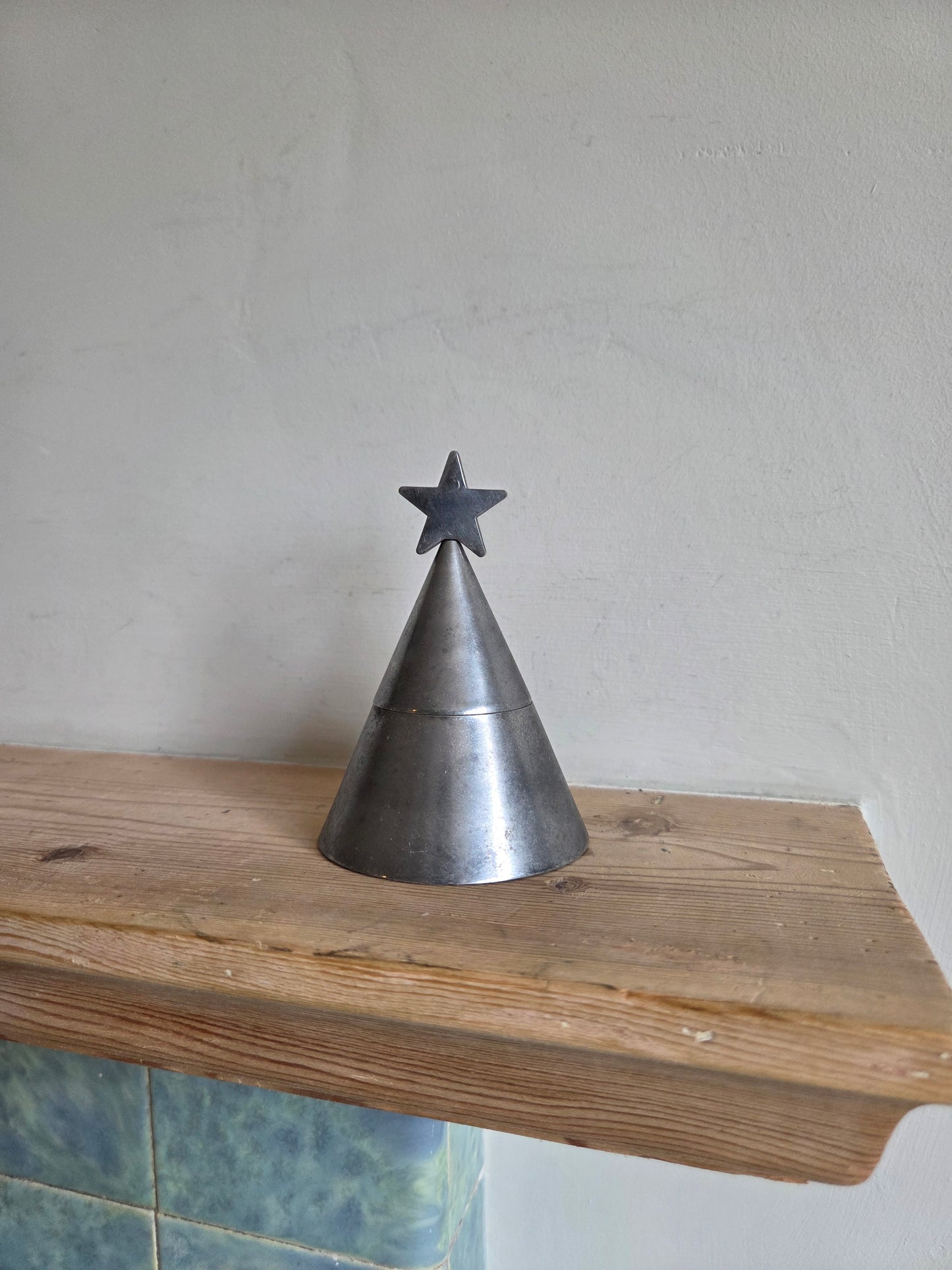 Star Christmas Tree Cone Tealight Holder