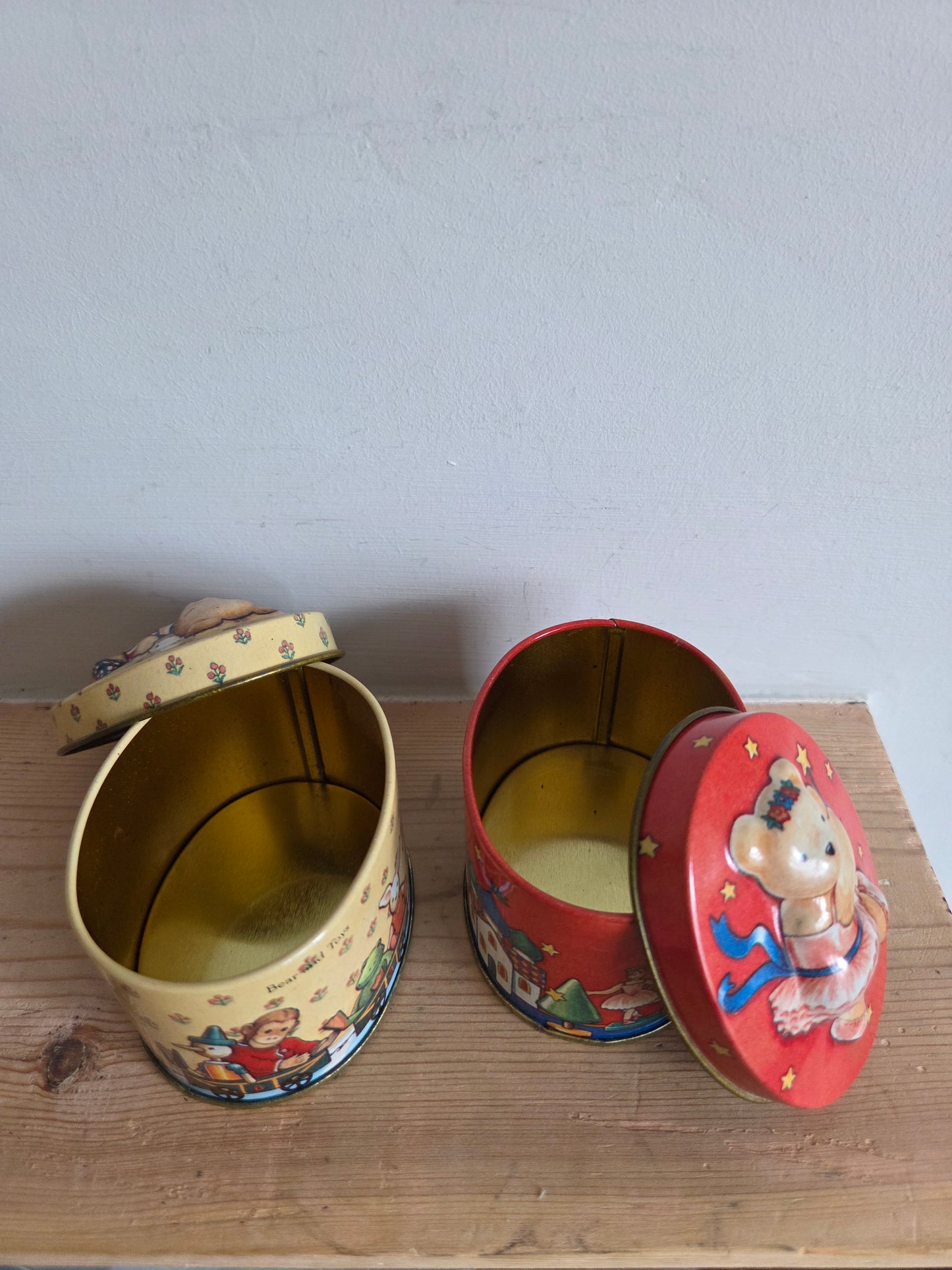 Vintage Childs Tin