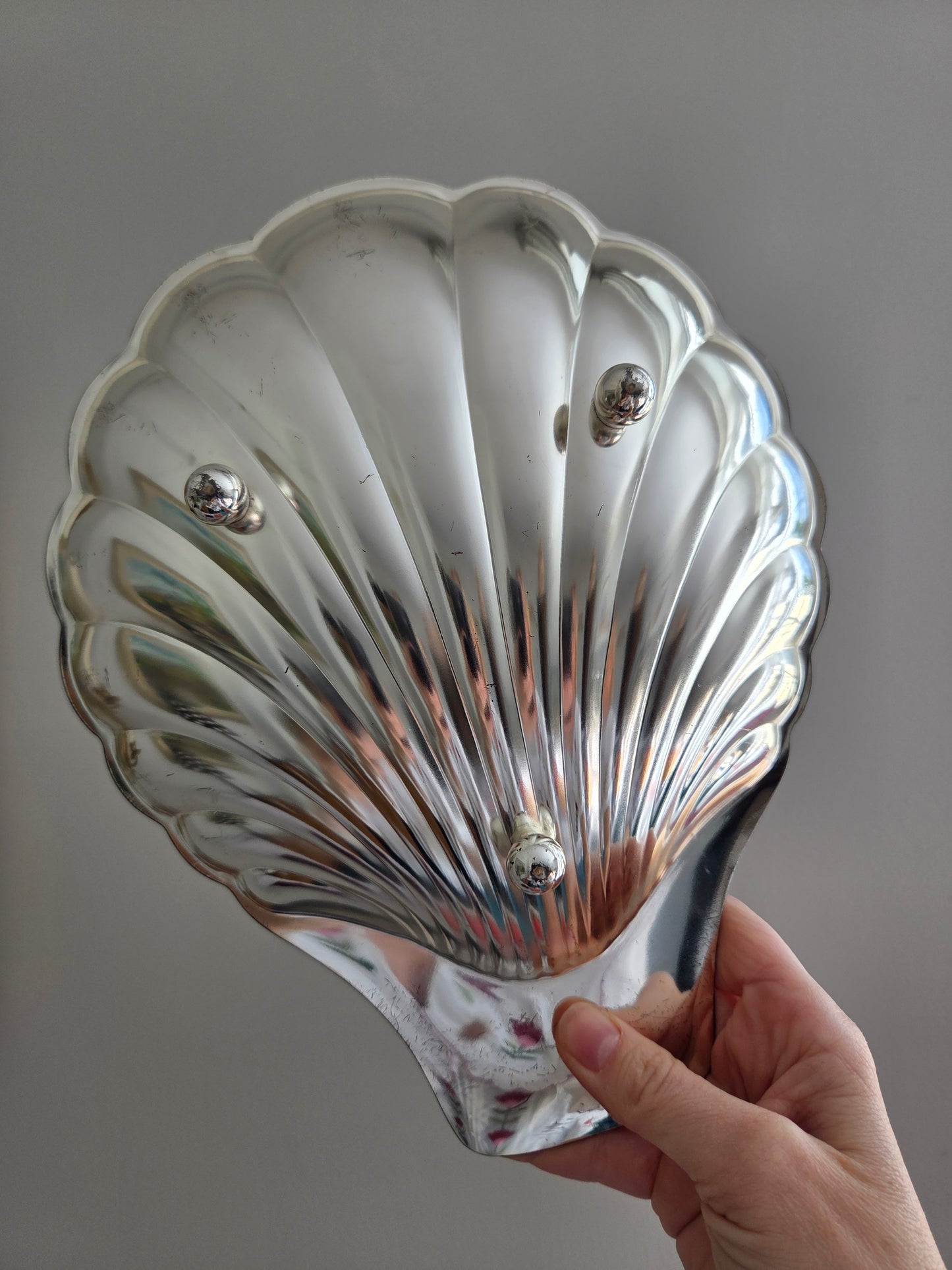 Large Silver Coloured Shell Dish or Bowl