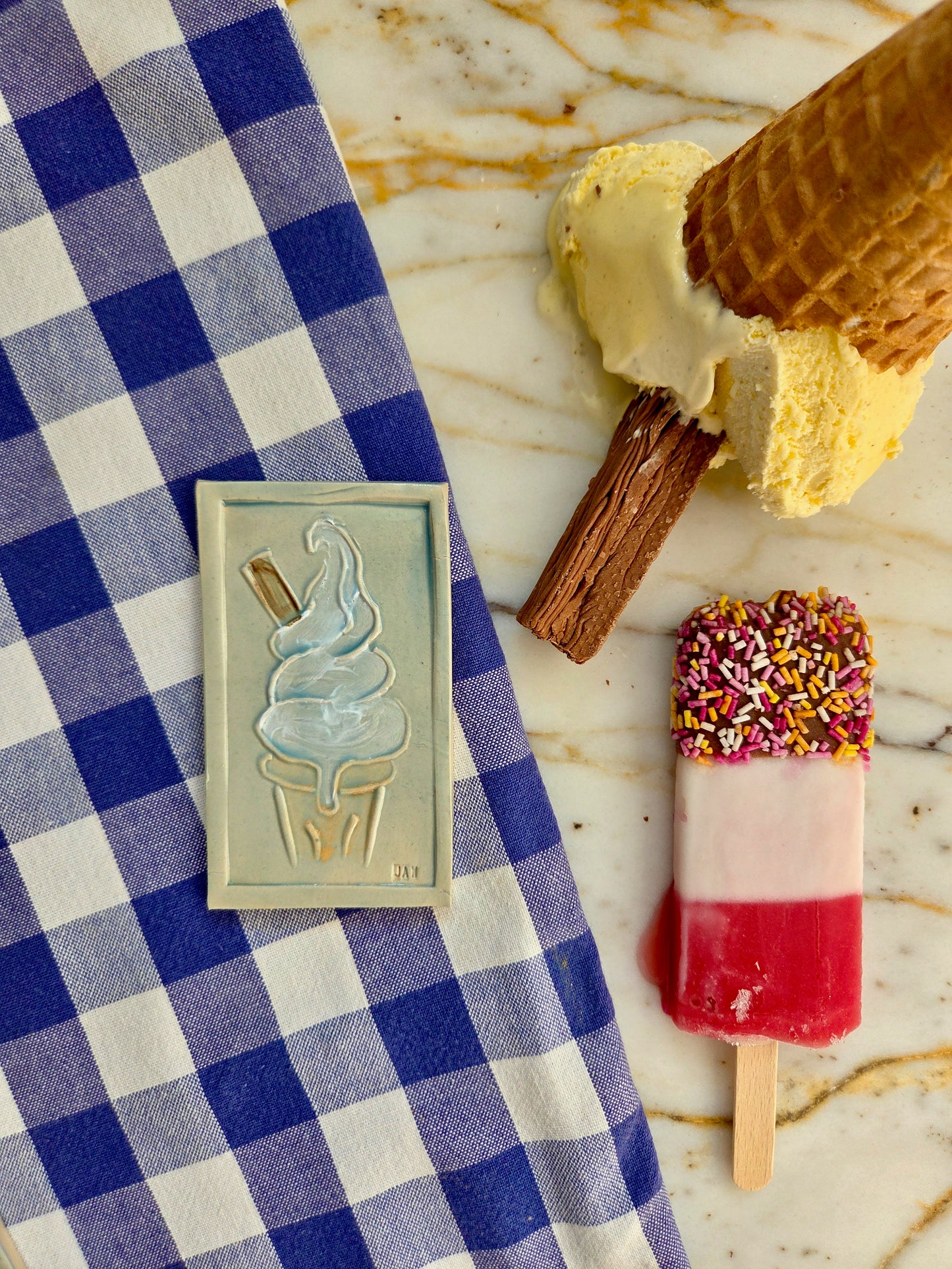 99 Flake 04 by JAW Ceramics