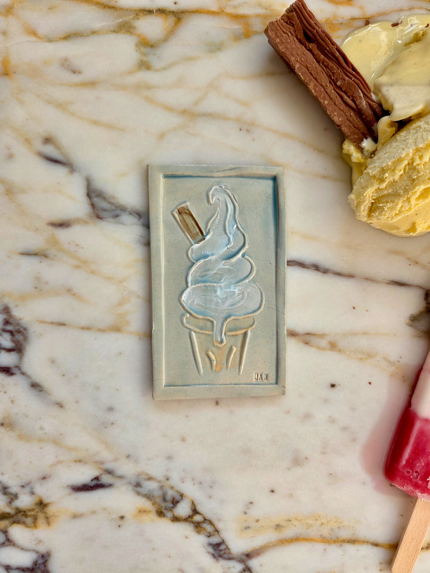 99 Flake 04 by JAW Ceramics