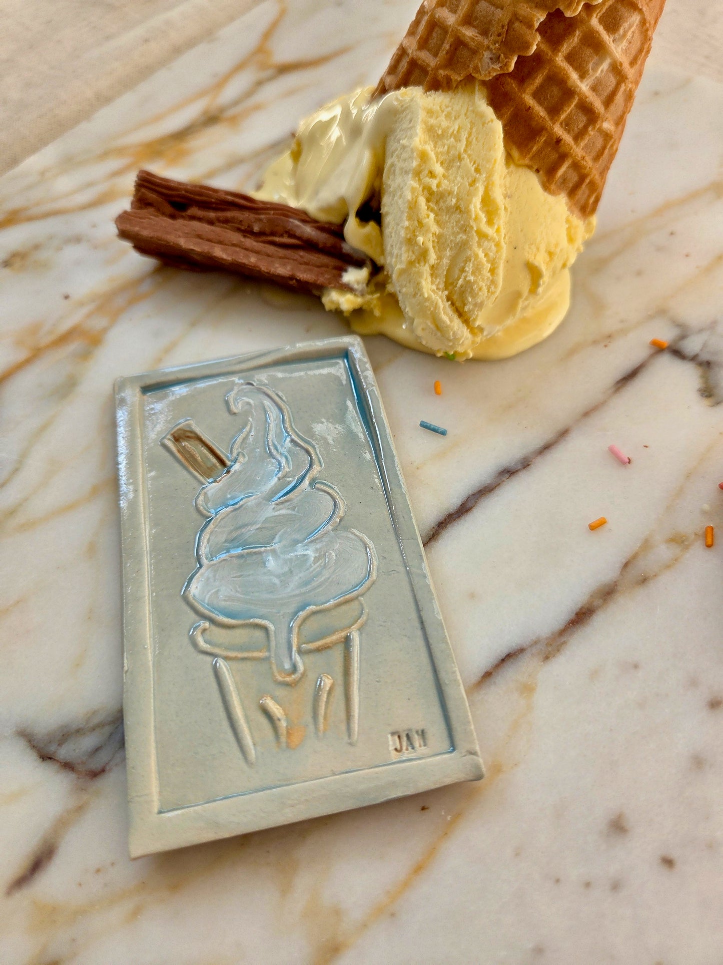 99 Flake 04 by JAW Ceramics