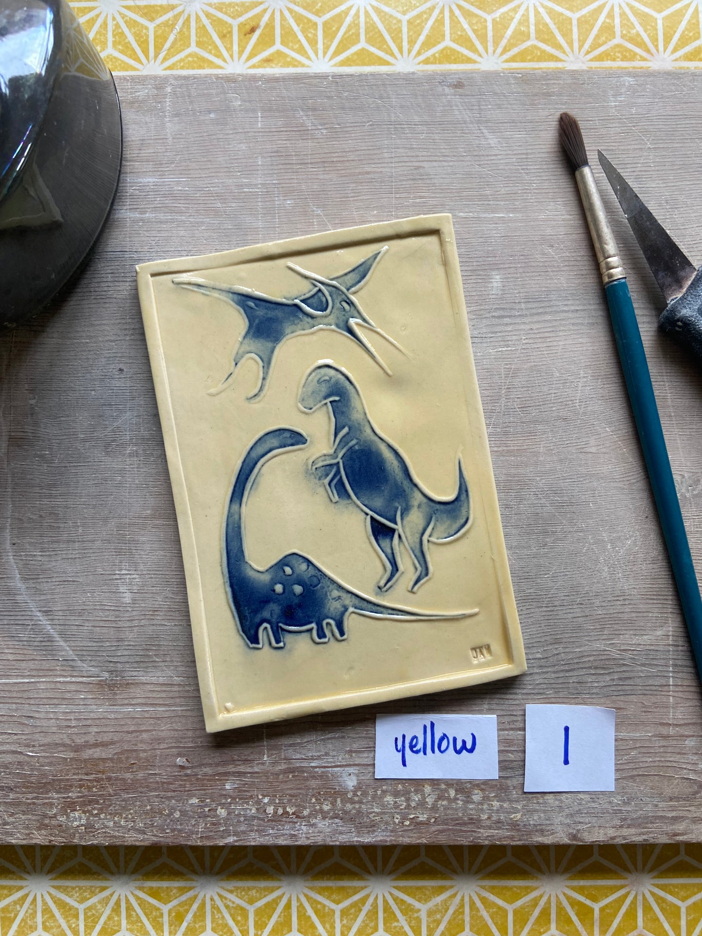 Dinos 01 by JAW Ceramics
