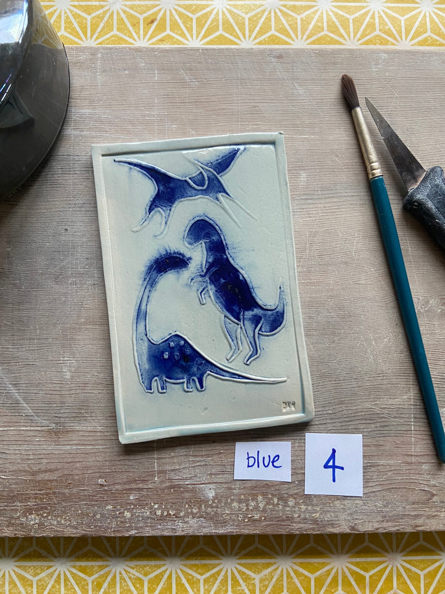 Dinos 04 by JAW Ceramics