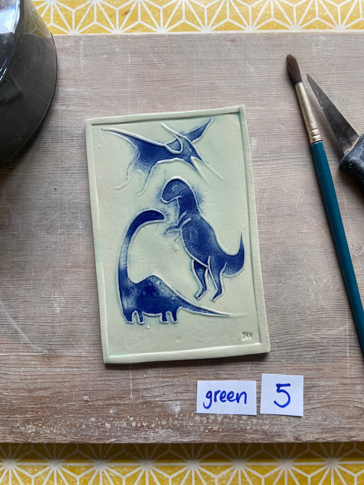 Dinos 05 by JAW Ceramics