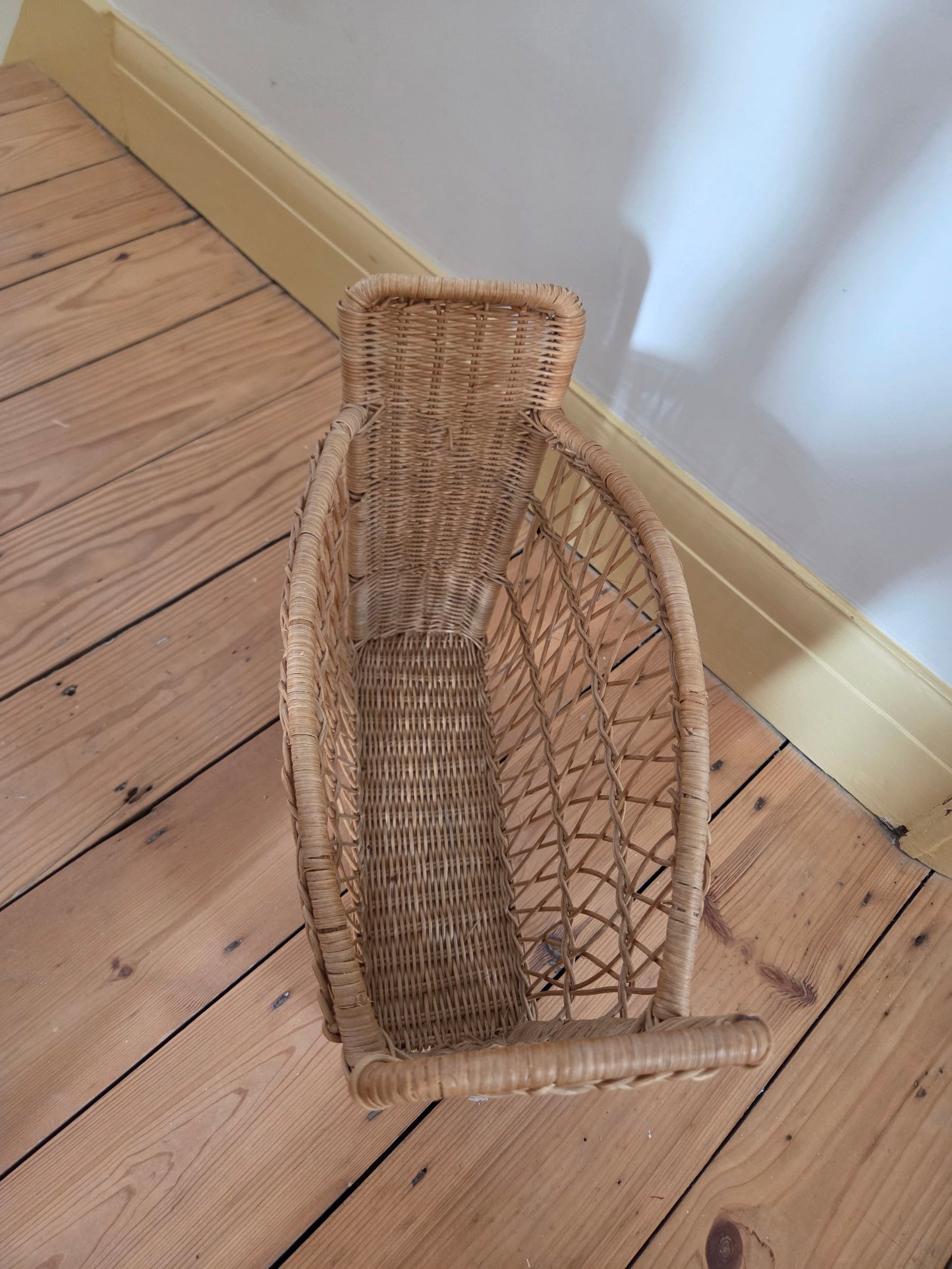 Wicker Magazine Rack