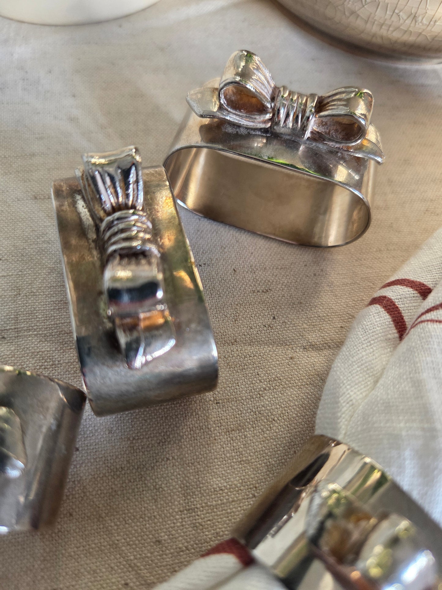 4 Silver Bows Vintage Napkin Rings