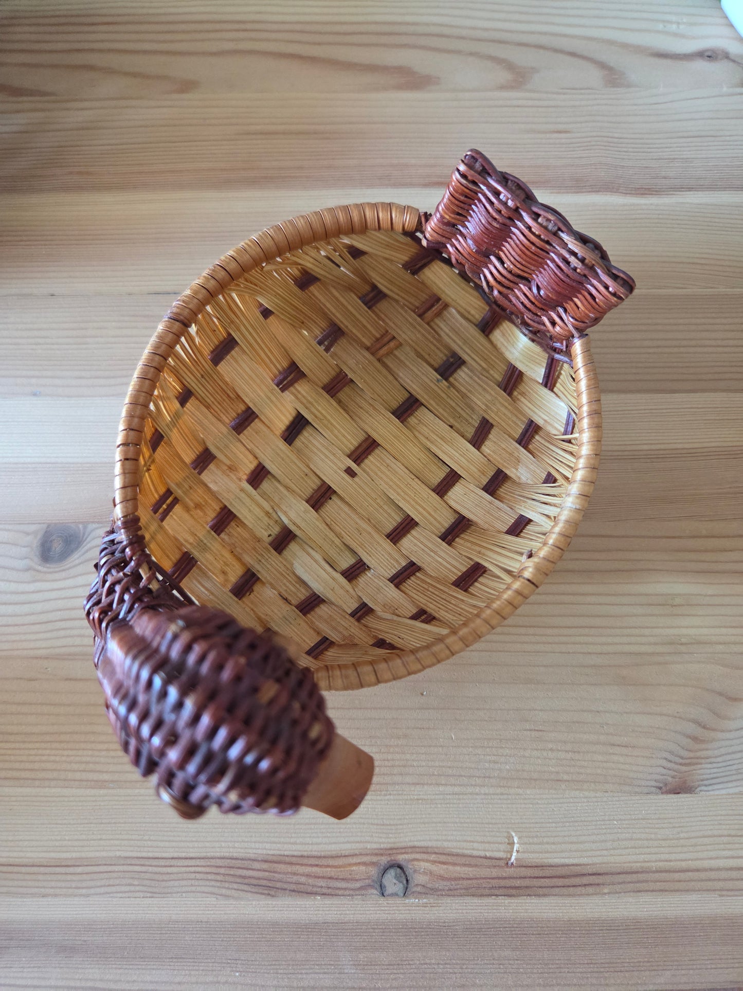 Small Vintage Wicker Duck Basket