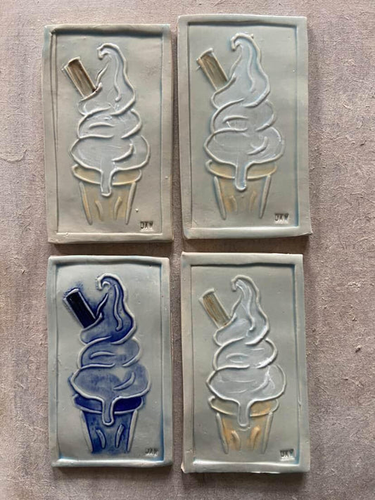 99 Flake 05678 by JAW Ceramics