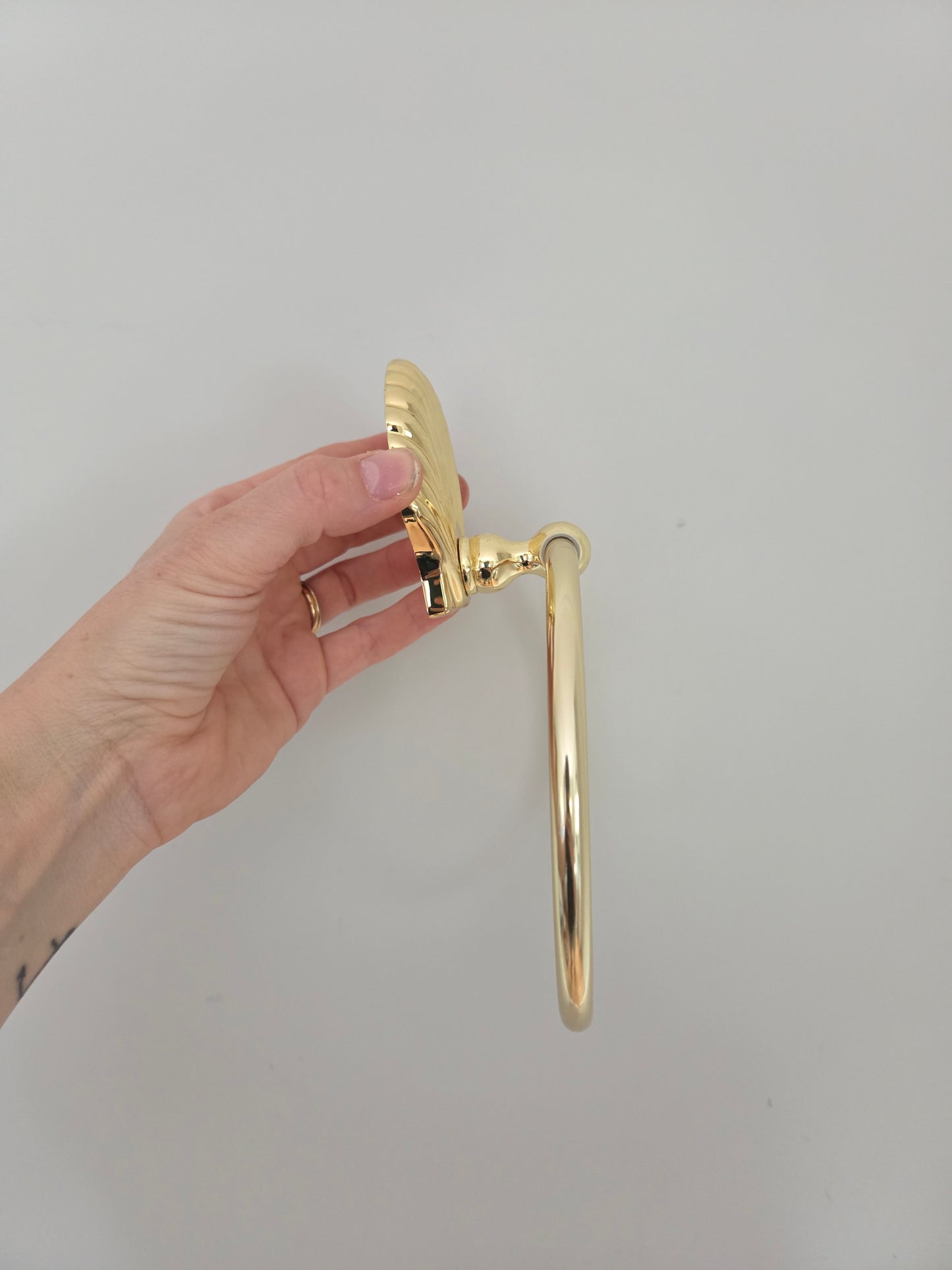 Brass Shell Towel Holder Ring
