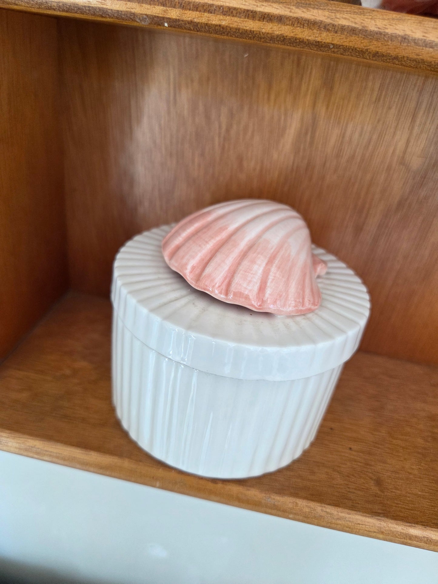 Vintage Fitz and Floyd Shell Pot