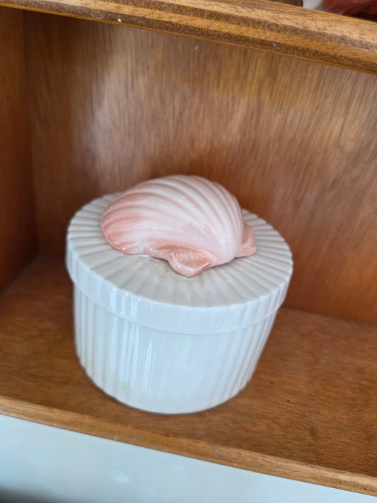 Vintage Fitz and Floyd Shell Pot