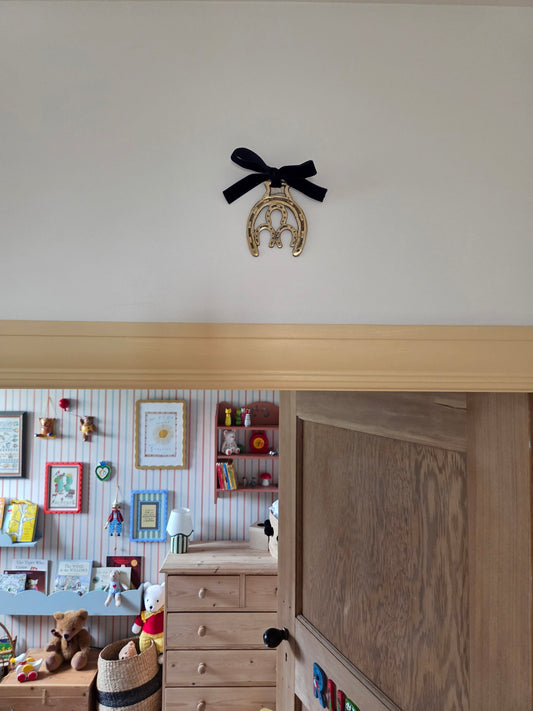 Vintage Hanging Triple Horse Shoe Decoration