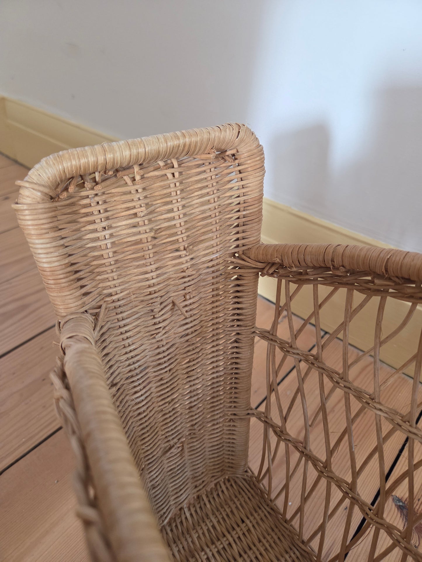 Wicker Magazine Rack