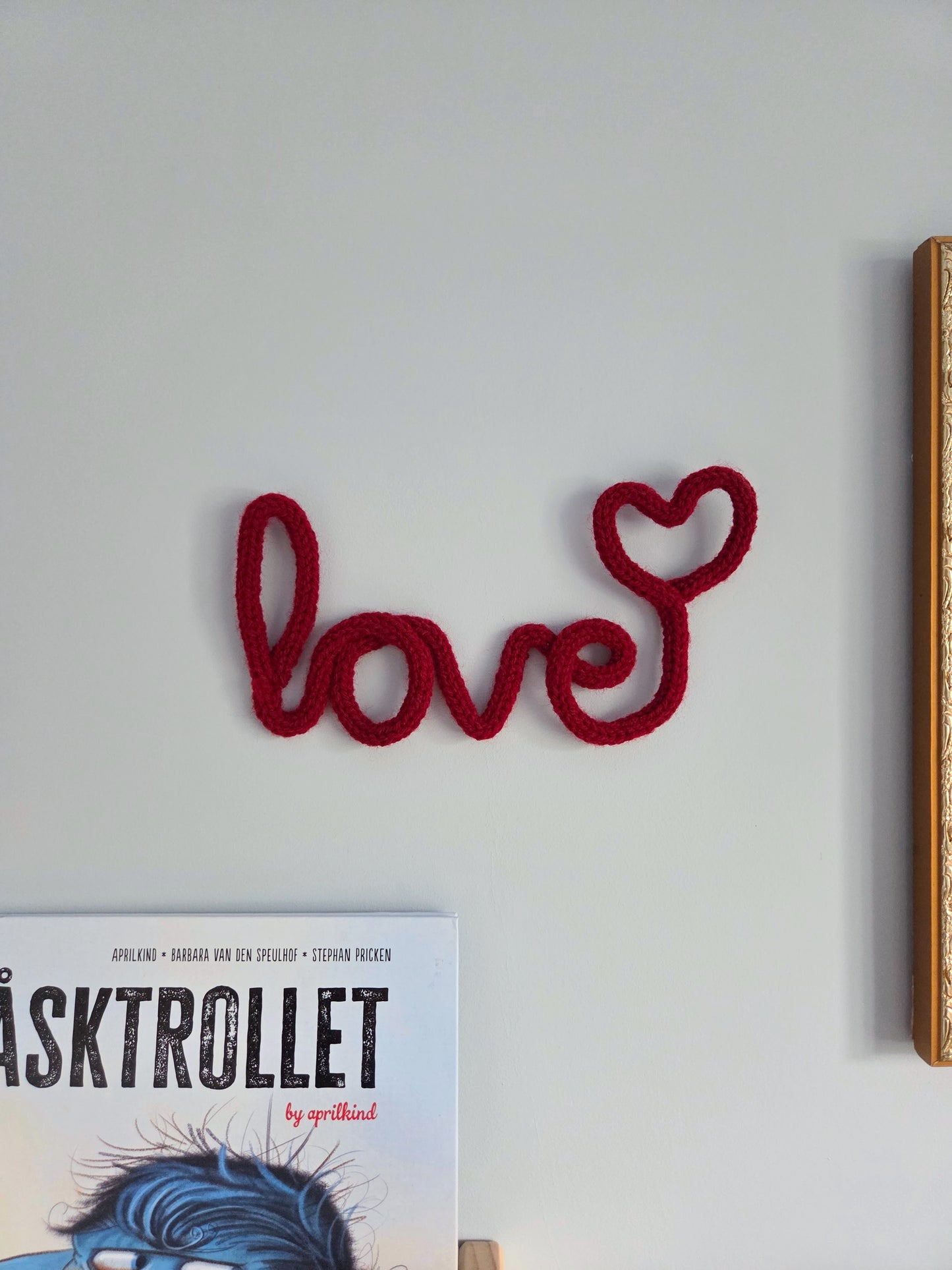 French Knitted Love Sign
