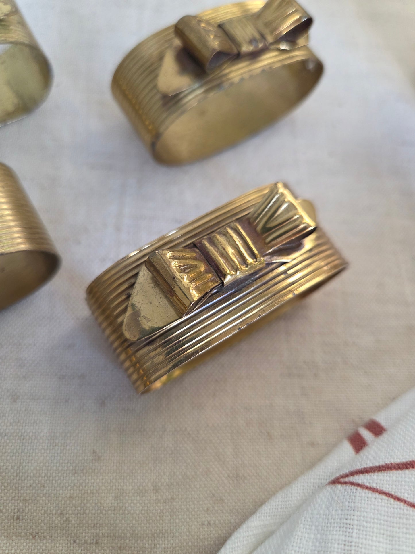 8 Brass Bows Vintage Napkin Rings